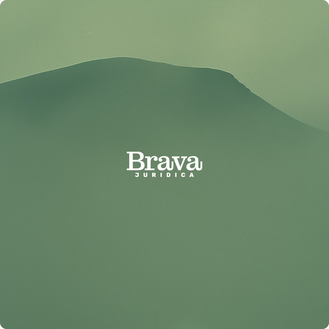 Identidad de Brava Jurídica: montañas verdes y logotipo de la firma